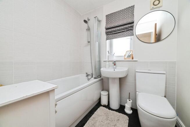 3 bed Semi-Detached for sale Image 8