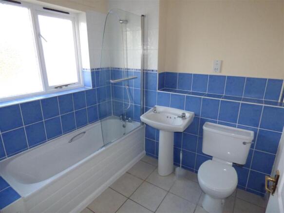 Family Bathroom.JPG