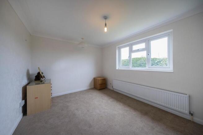 16 St Peters Drive-013.JPG