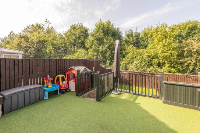 19 - 19 Marsland Court BD19 4QQ