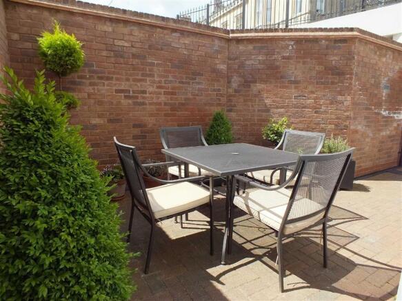 PRIVATE COURTYARD
