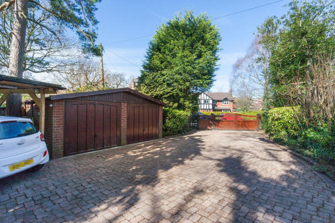 FRONT DRIVEWAY