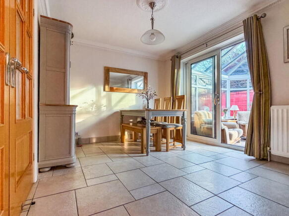 4 bed Detached for sale Image 7