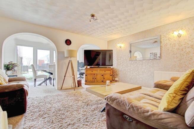 Lounge & Dining Room