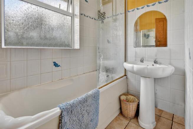 4 bed Semi-Detached for sale Image 11
