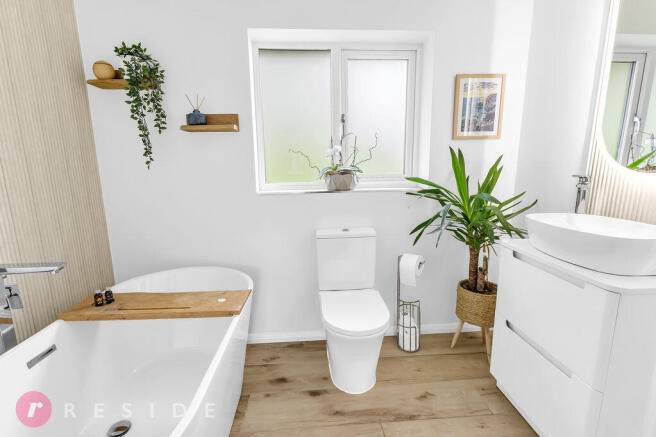 En-Suite Bathroom