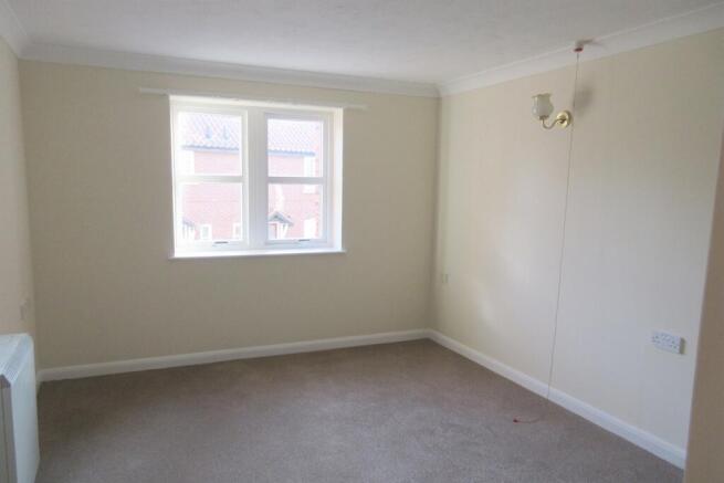 1 bed Retirement Property to rent Image 7