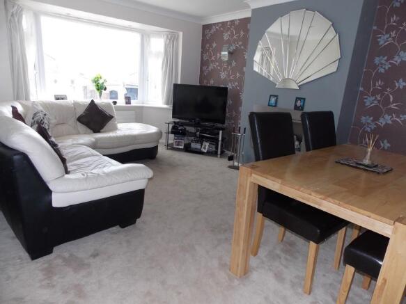 Lounge/dining rm