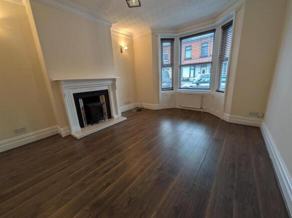 3 bed Terraced to rent Image 6