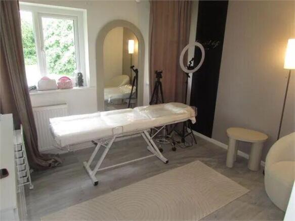 3 bed Terraced for sale Image 8