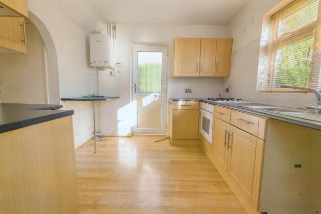 16 Blackpond Lane, Farnham Royal, Slough, SL2 3DS