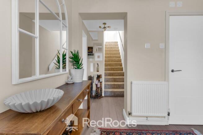 4 bed Detached for sale Image 8