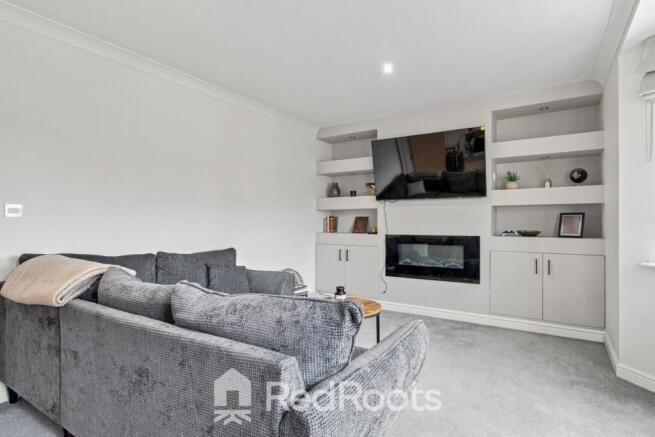 2 bed Apartment for sale Image 5