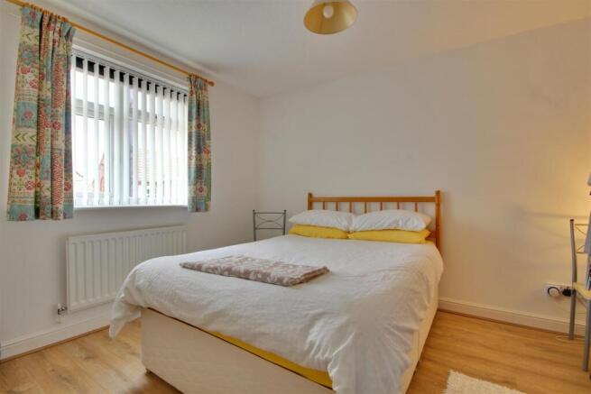 3 bed Semi-Detached for sale Image 11