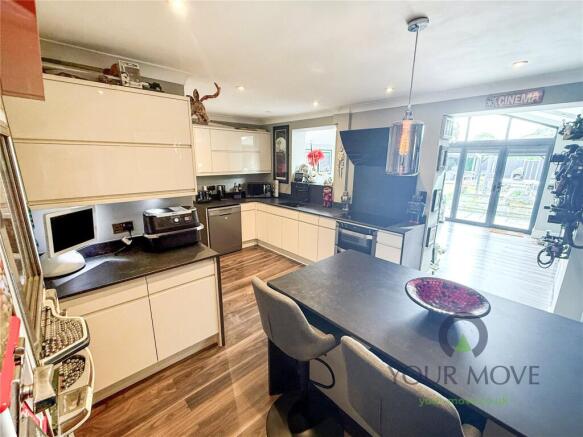 Kitchen/Breakfast Rm