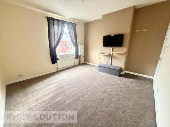 2 bed Terraced to rent Image 11