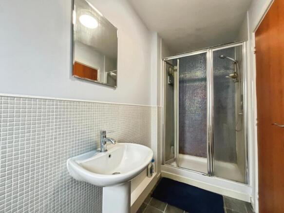 2 bed Apartment for sale Image 7