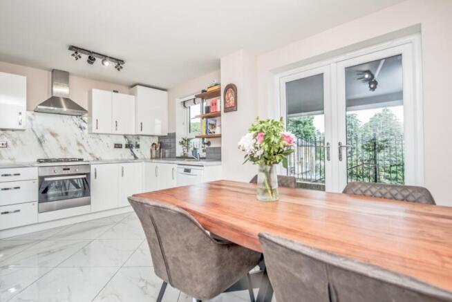 3 bed Semi-Detached for sale Image 9