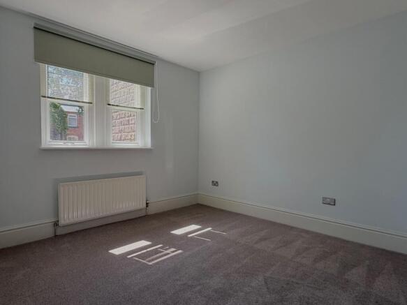 2 bed Flat to rent Image 8