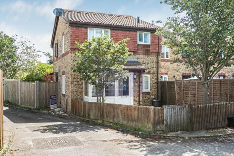 Blunden Close, DAGENHAM, RM8