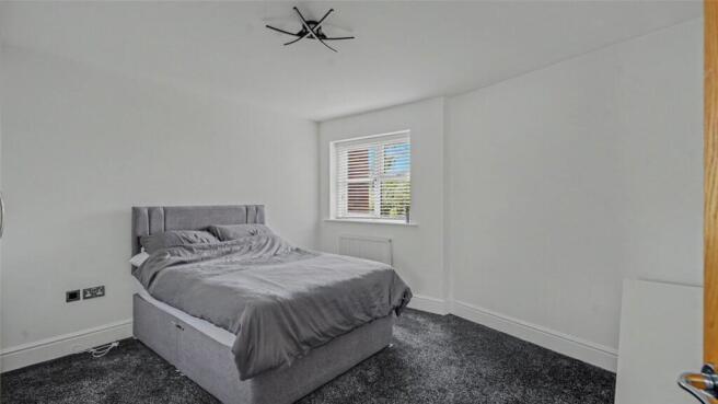 2 bed Apartment to rent Image 5