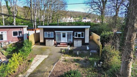 74 Cleeve Park