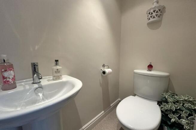 Gainsborough Close, Wilmslow, SK9 photo 2
