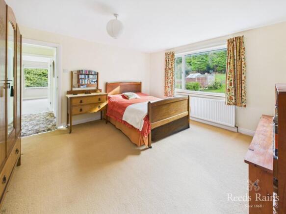 4 bed Detached for sale Image 12