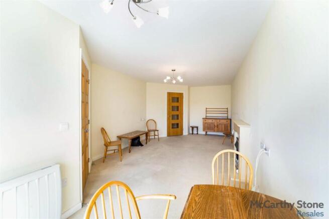 2 bed Apartment for sale Image 5