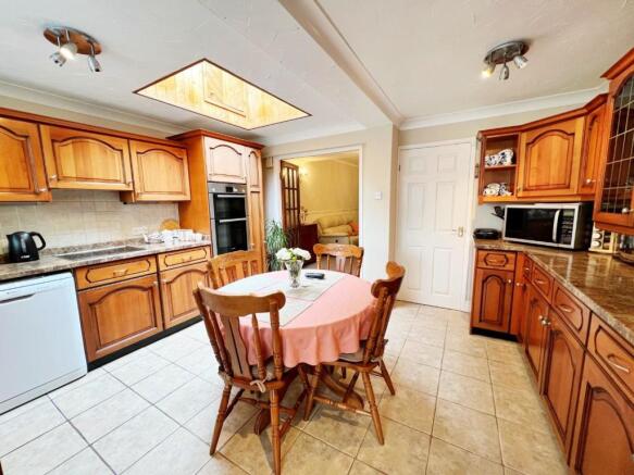 Kitchen 4.jpg