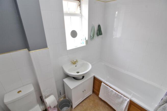 31 Bath.JPG