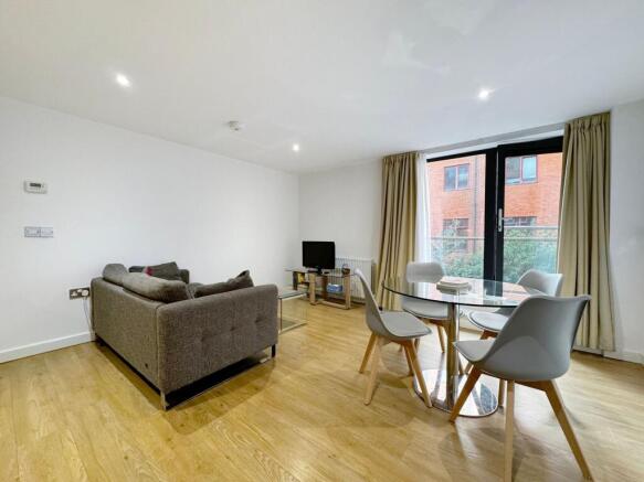 1 bed Apartment to rent Image 4