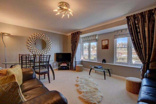 3 bed Apartment for sale Image 7