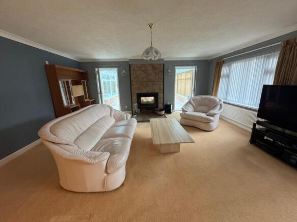 4 bed Detached Bungalow for sale Image 5
