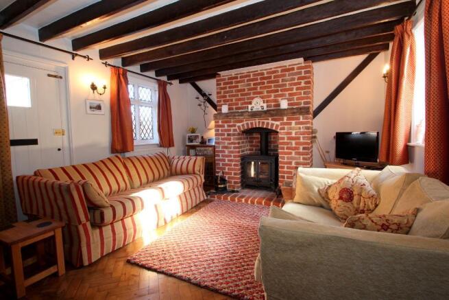 Cosy dual aspect sitting area