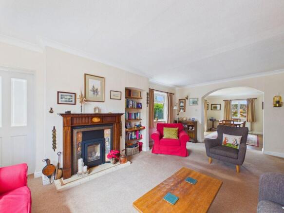 4 bed Detached for sale Image 7