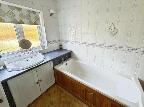 3 bed Terraced for sale Image 8