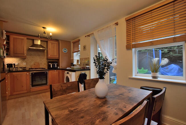3 bed Semi-Detached for sale Image 5