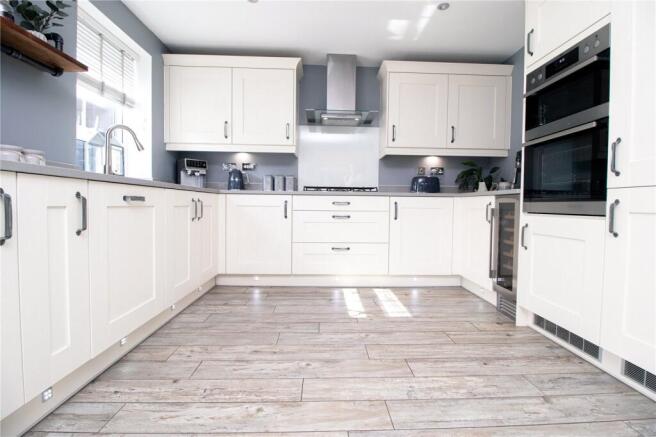 4 bed Detached for sale Image 5