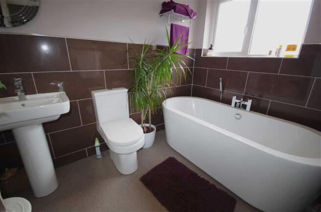 BATHROOM/WC