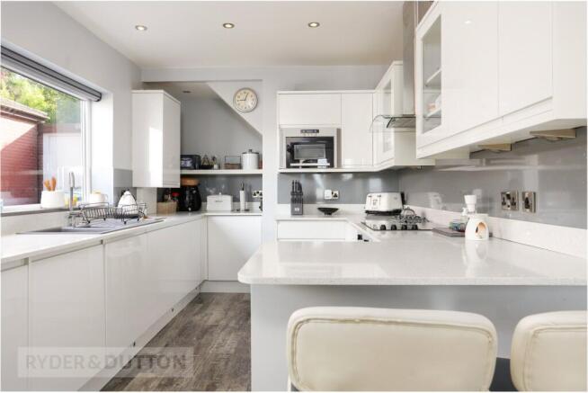 3 bed Semi-Detached for sale Image 2