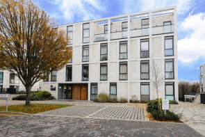 Flat 8, 13 Handley House, Hornchurch Road, Uxbridge UB10 0YN