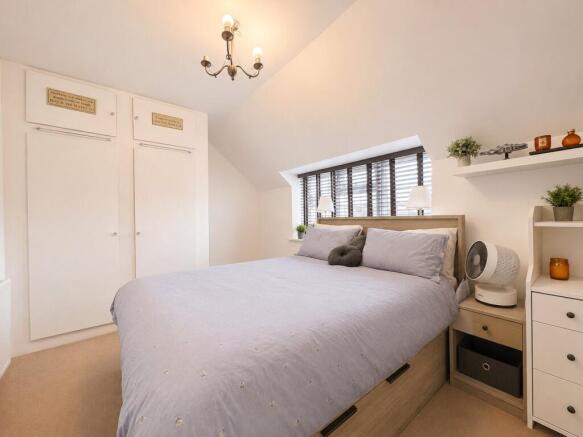 Eltham Palace Road, London, SE9 photo 4