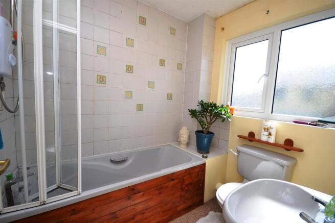 Bathroom.JPG