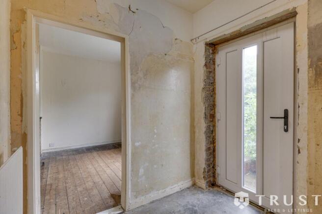 3 bed Semi-Detached for sale Image 9