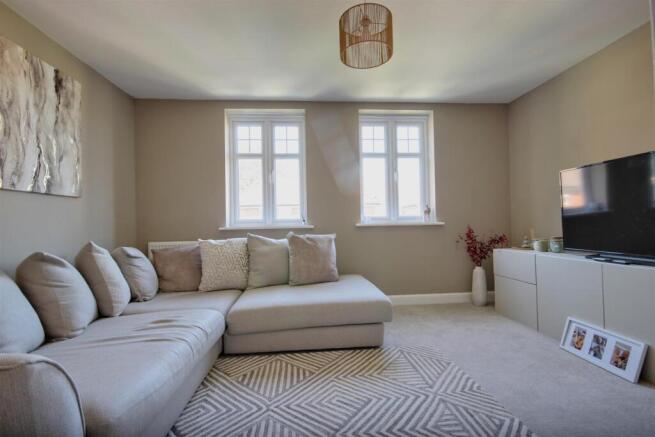 3 bed Town House for sale Image 5
