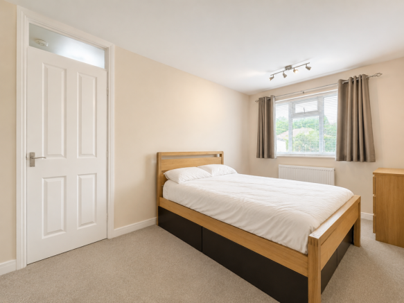 2 bed Semi-Detached Bungalow for sale Image 6