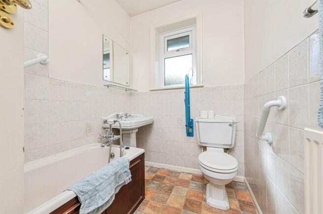3 bed Detached for sale Image 8