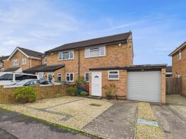 54, Meerstone Way, Gloucester GL4 5EP