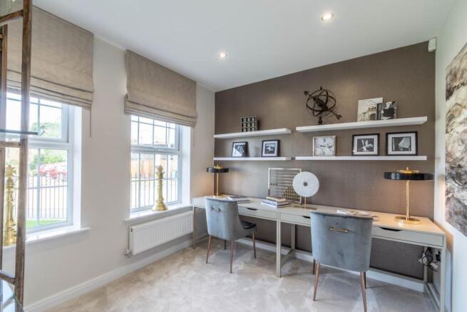 5 bed Detached for sale Image 8